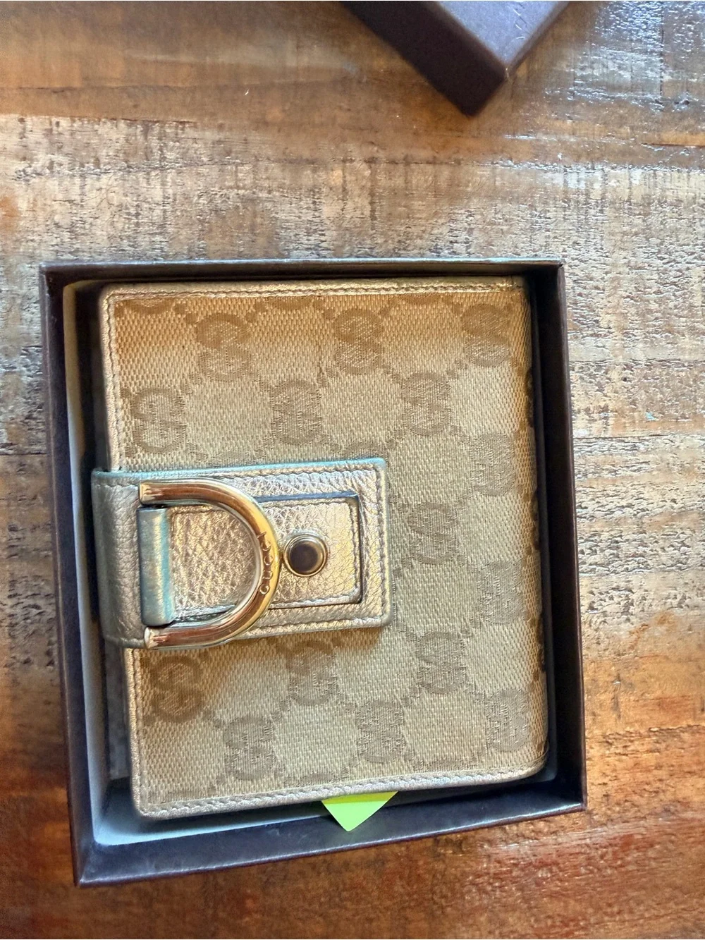 Gucci Brown Box with Gold Logo - Picture 2 of 7